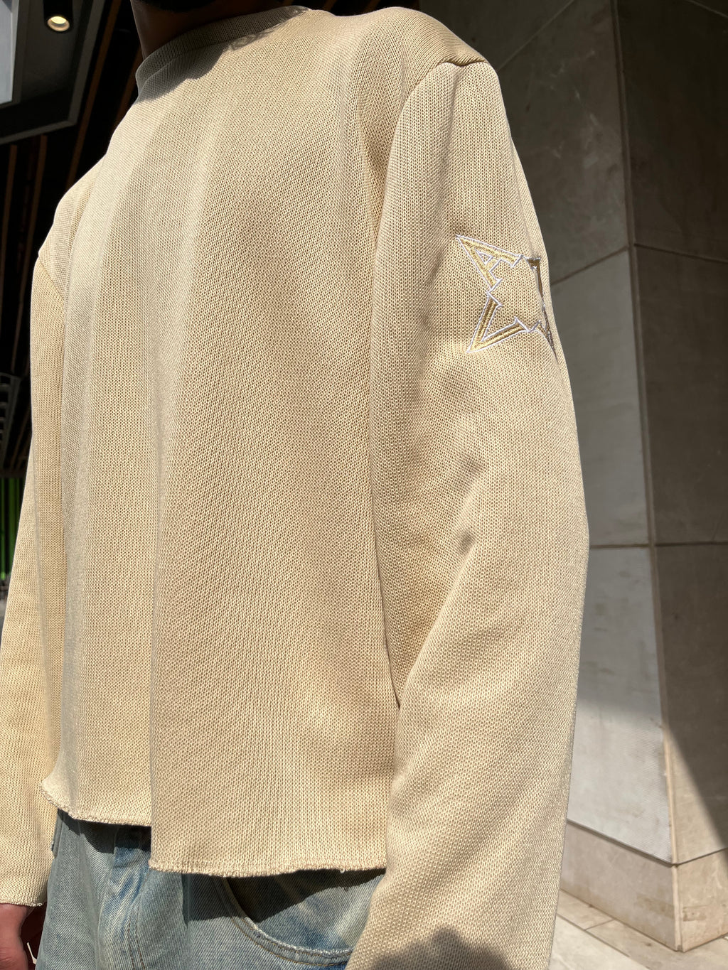 The ARVN CREW NECK- BEIGE
