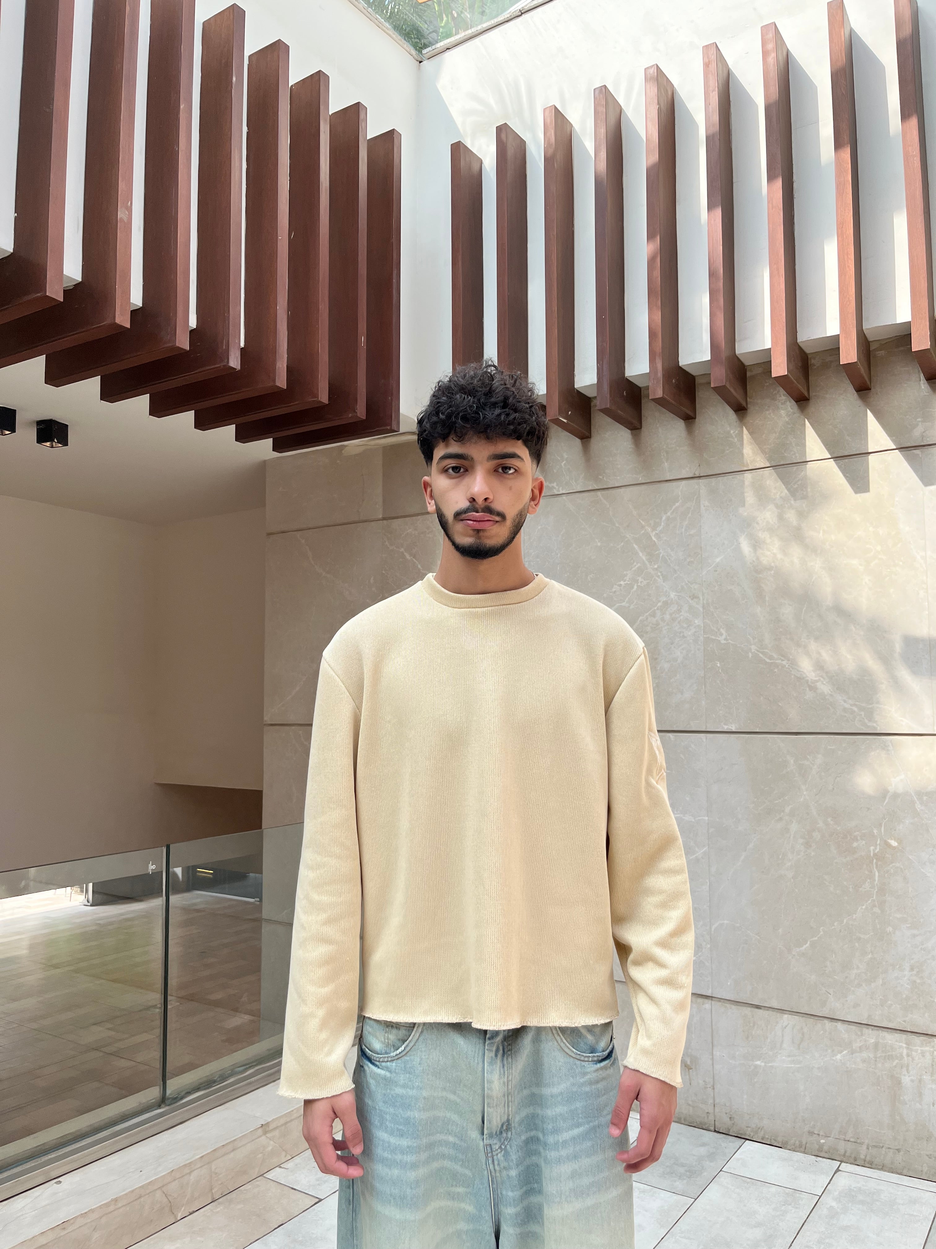 The ARVN CREW NECK- BEIGE